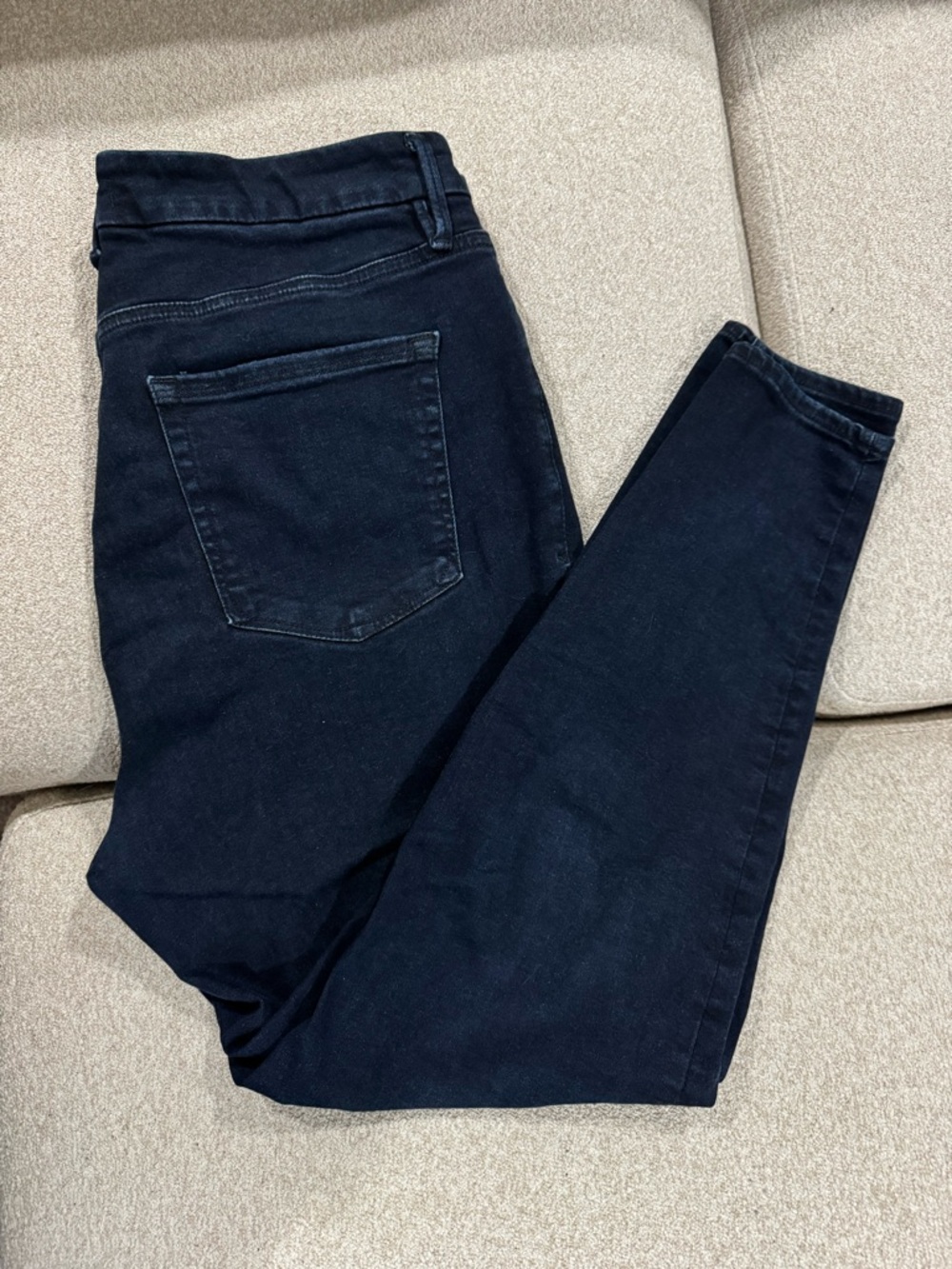 Good American Always Fits Skinny Jeans in 14-18